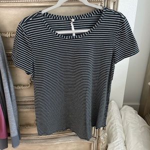 Women’s Lululemon T Shirt